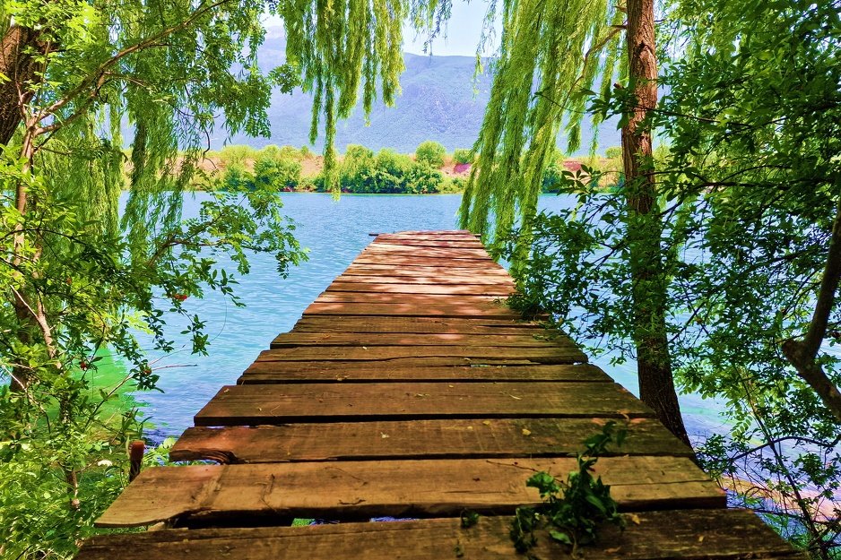 Bajkoviti mol na Mostarskom jezeru: Jedno od omiljenih mjesta za fotografiranje
